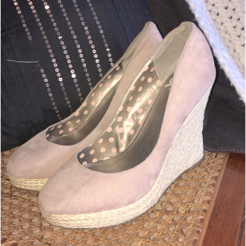 Pink leather fergalicous wedge heel sz 7